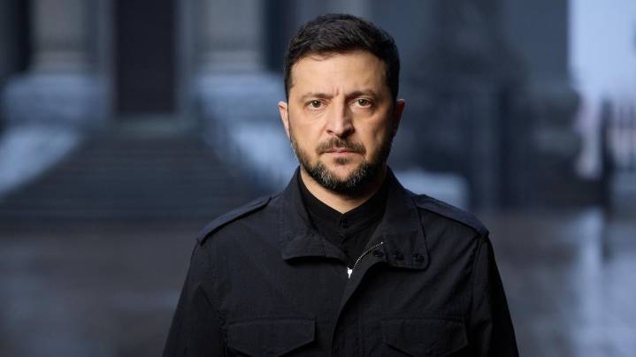 Zelenskyy says Ukraine faces a stark choice and risks losing American support over US peace plan