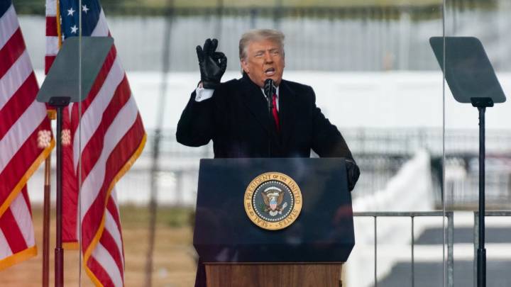 ﻿Davie must make apology to Trump or risk BBC's White House coverage, insiders say