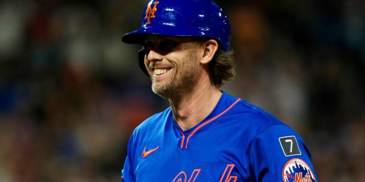 Jeff McNeil has surgery to repair thoracic outlet syndrome (report)