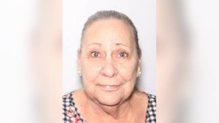 Escalofriante crimen en EEUU: Le quitó la vida a su abuela, prendió fuego a la casa y apuñaló a un policía