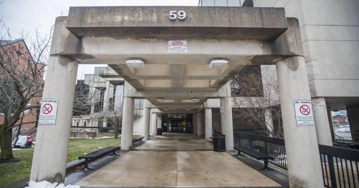 Niagara man on firearms ban arrested with loaded handgun following robbery, court hears