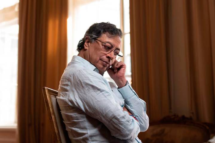 Gustavo Petro en llamas, por Alexander Cambero