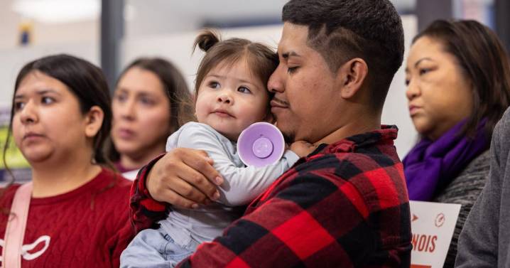 Suburban Chicago dad and toddler headed to store says they were pepper