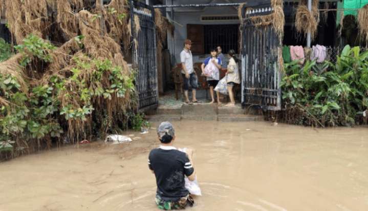 Death Toll From Vietnam Flooding Climbs To 90