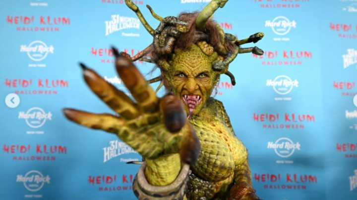 Vuelve la reina de Halloween: Heidi Klum se convierte en una medusa «extradesagradable»
