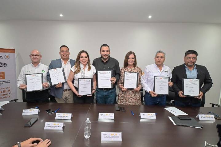 Carlos Villarreal fortalece la preparación laboral en Monclova