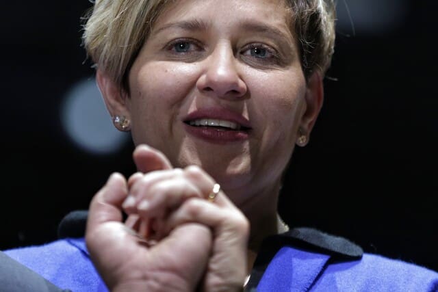 Verónica Alcocer es captada de compras en Estocolmo, le respondió a periodista: “no hablo inglés”