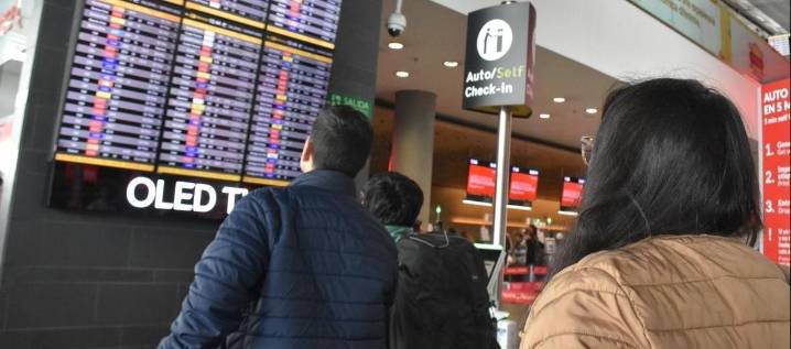 Por mal tiempo, cancelan cerca de 1.800 vuelos este sábado en EE.UU.