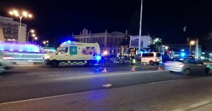 Al menos una persona herida en un otro accidente de tráfico en la Plaza de Sevilla de Cádiz