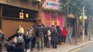 Grandes colas en la inaguración de Kawaii Café en Murcia: los primeros clientes tienen premio