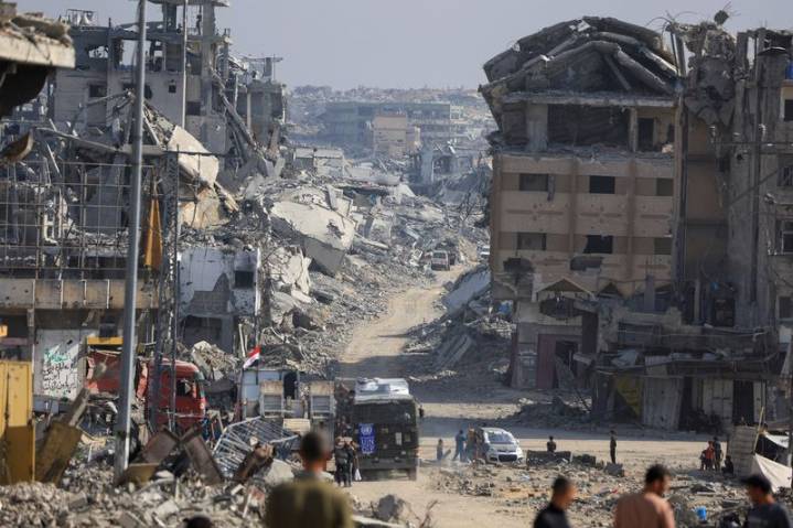 Israeli strike kills one in Gaza as sides trade blame for truce violations