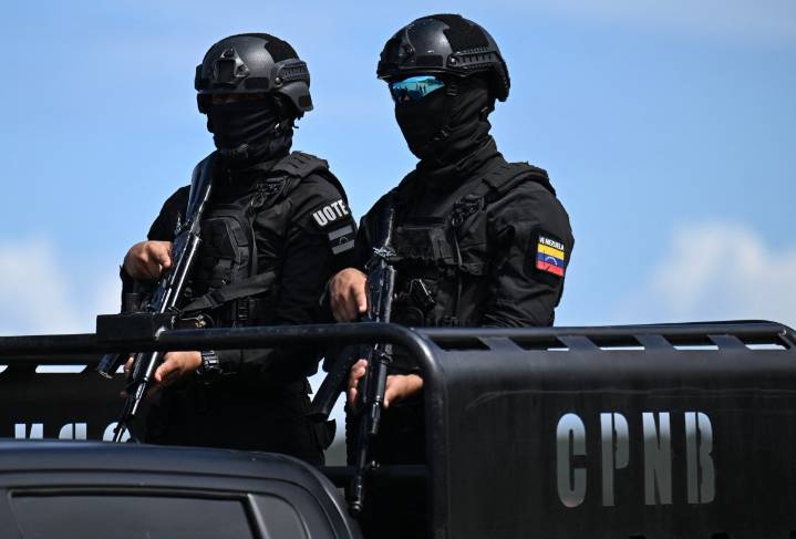 Venezuela denuncia "amenaza colonialista" tras advertencia de Trump sobre su espacio aéreo