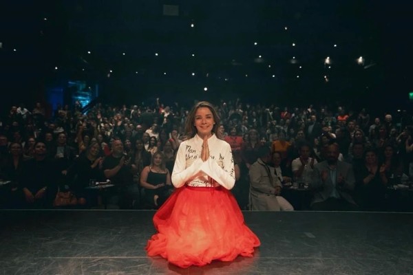 Emociona María San Felipe en su debut íntimo en el Lunario