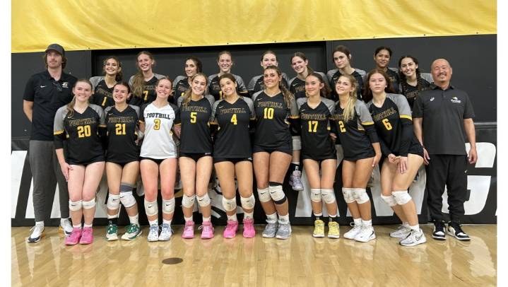 Foothill girls volleyball tops Flintridge Prep to reach finals for first time