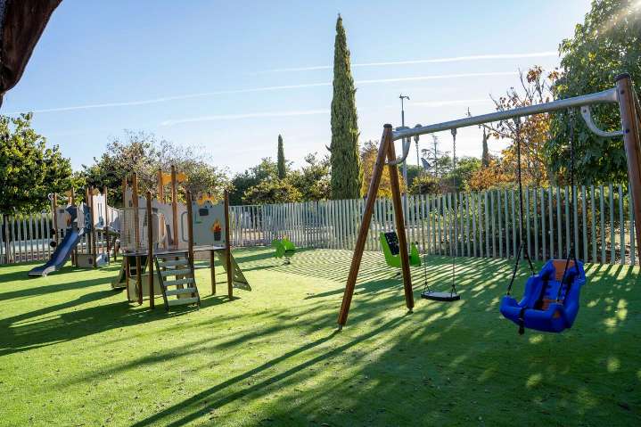 Mairena del Aljarafe culmina la renovación integral del parque infantil de la Atarazana