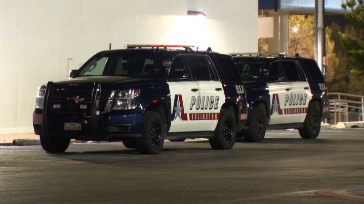 1 person killed, another shot, at Arlington QuikTrip, police say