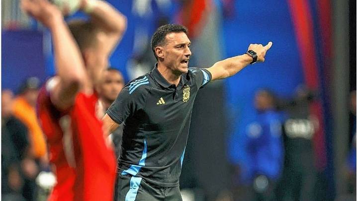 Scaloni armó una lista con varias sorpresas en la Selección para jugar ante Angola