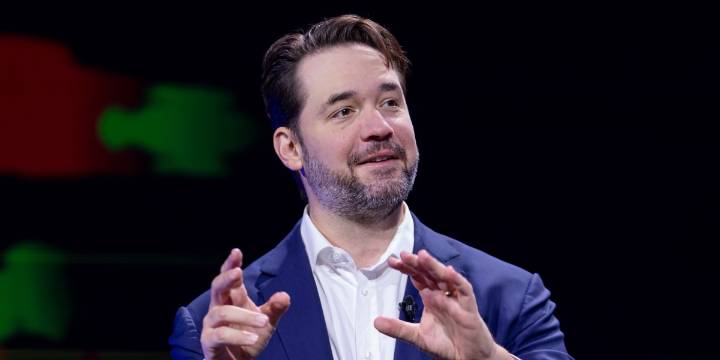 Alexis Ohanian ignored Paul Graham’s warning that Reddit’s ‘terrible’ name would be ‘poison’. Now it’s a $38 billion business 