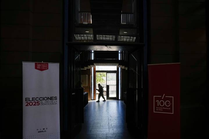 Polls open in Chile’s presidential vote pitting a communist against the far right