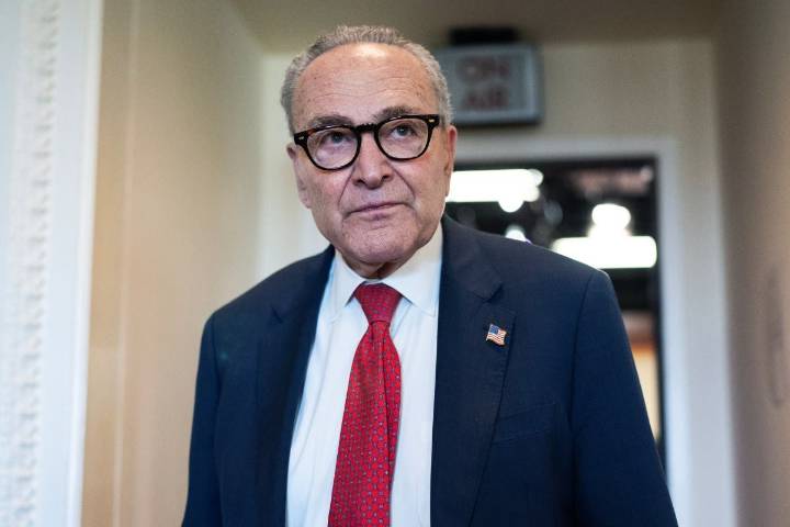 Government Shutdown 2025: Trump Says End in Sight as Breakaway Democrats Back Deal