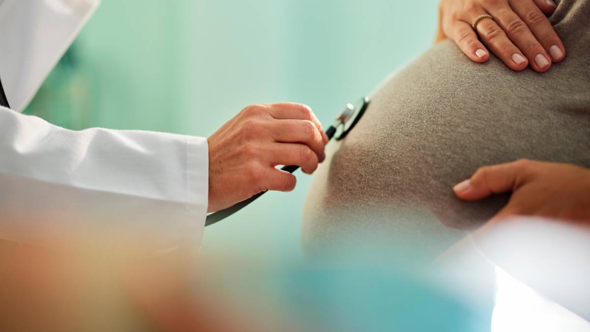 Informe revela que más de 1.600 niñas menores de 14 años fueron madres en Colombia durante 2025