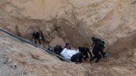Hamás anuncia el hallazgo del cuerpo de uno de los ocho rehenes israelíes que permanecen en Gaza tras excavaciones dentro de la 'línea amarilla'
