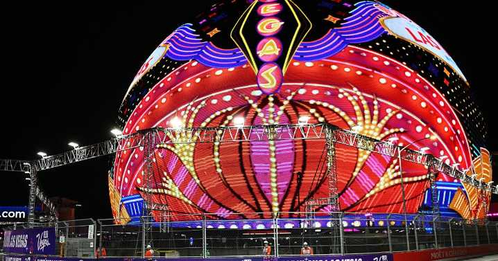 Norris deals himself a strong hand in Vegas