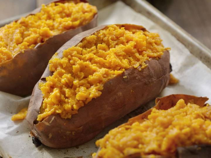 The Best Time to Eat Sweet Potatoes for Vitamins, Satiety, and Energy