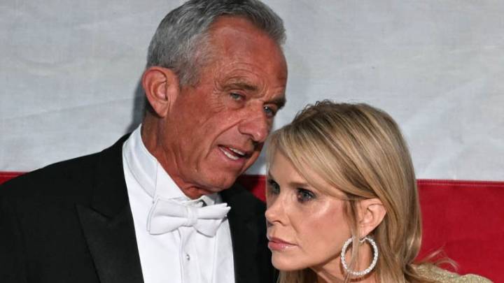 Cheryl Hines Admits She ‘Hit A Wall’ Holding Life Together with RFK Jr