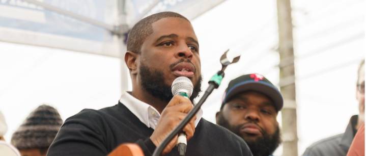 Anton Moore asume la dirección de Participación Pública y Asuntos Vecinales