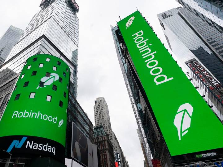 ‘Casino-like’ market powers Robinhood to 450% gain