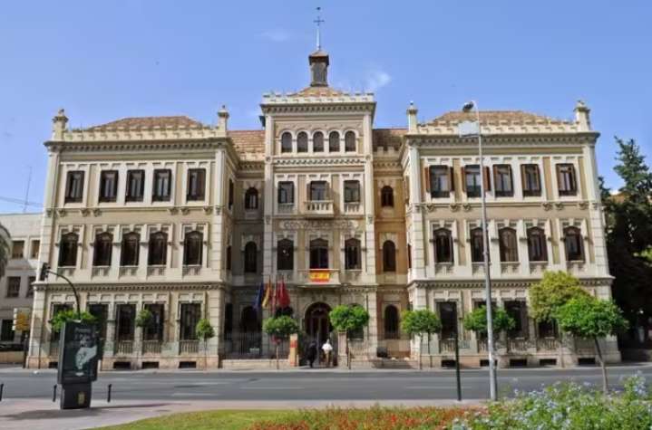 Educación y Formación | Los nuevos estatutos de la UMU no superan el corte y la universidad repetirá la votación