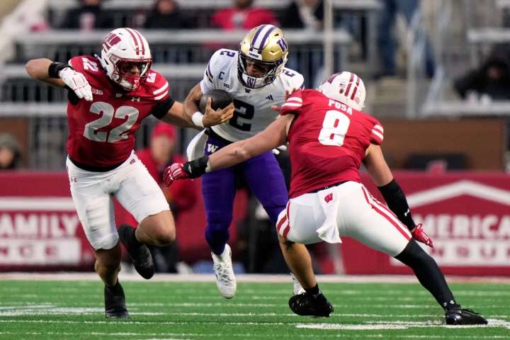 Dominant defense helps Wisconsin upset No. 24 Washington 13