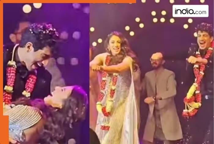Music composer Palash Muchhal charms wife-to-be Smriti Mandhana with song 'Gulabi Aankhen'; Dances to Tenu Leke
