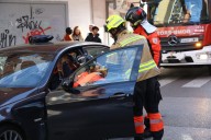 Susto en Gijón: herido un hombre tras un choque entre vehículos en El Llano