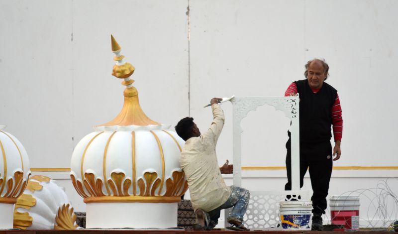 DC reviews preparations for mega light, sound show