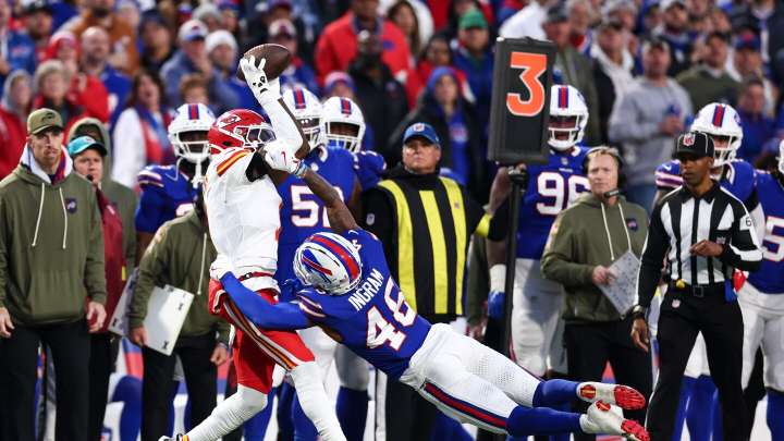 Bills lead Chiefs 21-13 at halftime