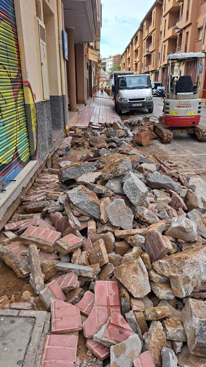 El Ayuntamiento de Teruel realiza mejoras en la acera de la calle del Rosario