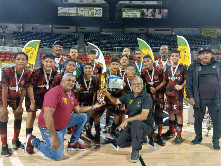 Libertad se corona campeón invicto del Zonal Oriental de Futsal