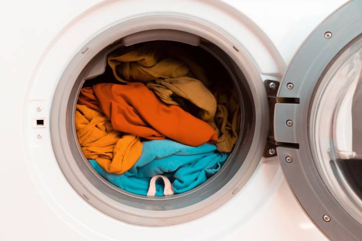 Is It Better to Wash Clothes Inside Out? What Pros Say