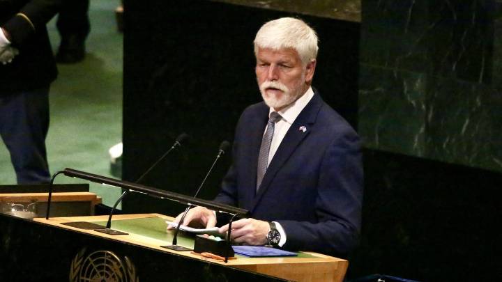 Miles de checos protestan en la calle contra el próximo Gobierno de populistas y ultraderechistas