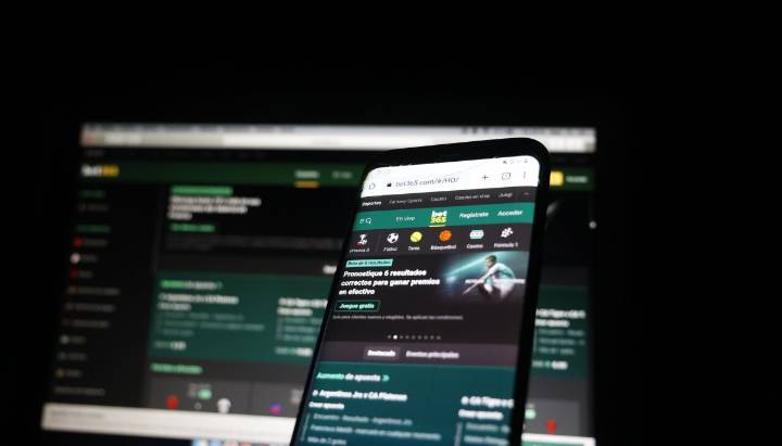 Bloqueo judicial de 12 sitios de apuestas en línea se ve limitado por cambios de URL