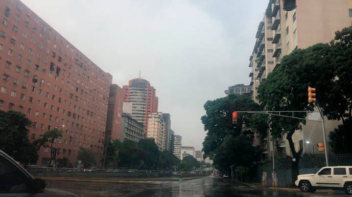 Inameh prevé cielo nublado y chubascos dispersos en el país este martes