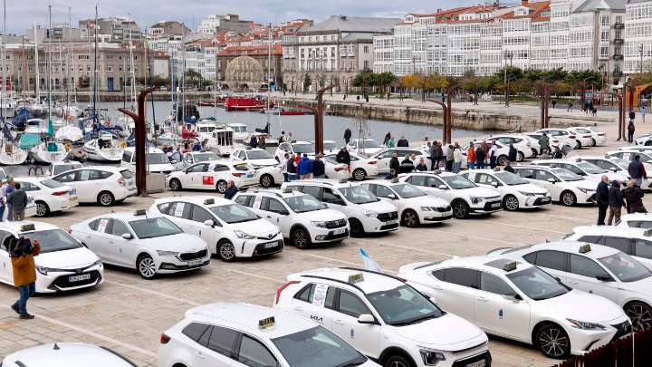 Taxistas coruñeses sobre las multas a empresas de VTC: «No tienen domicilio en España»