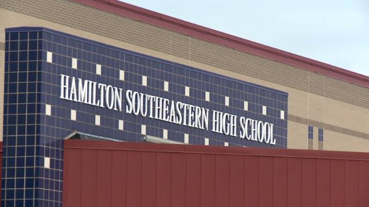 Teachers at Hamilton Southeastern walk out over contract ratification