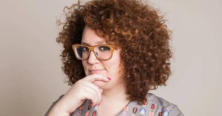 Sol Despeinada, la médica influencer llega a Roca por el Día de la No Violencia contra las Mujeres