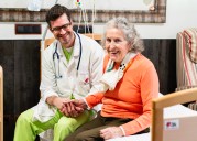 Morir bien: enfermos y médicos hablan sobre la última batalla de la Sanidad