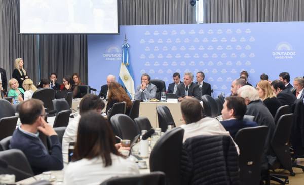 El Presupuesto nacional, con una fuerte puja sobre cuándo tratarlo