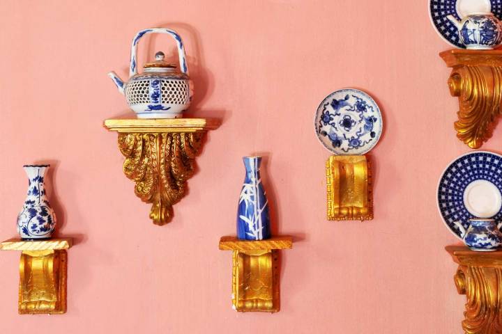 6 Vintage Finds From Grandma’s House That Could Be Worth a Lot of Money