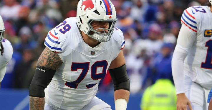 Spencer Brown injury: Buffalo Bills tackle hurt but in the game against Texans